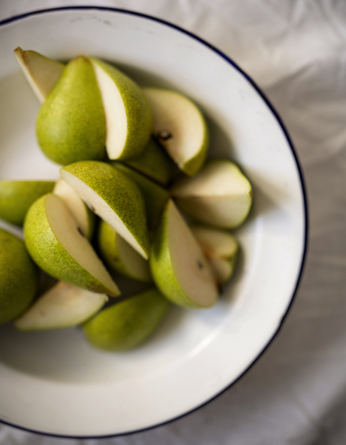 pear cake  photo by Kreetta Järvenpää blog: www.gretchengretchen.com