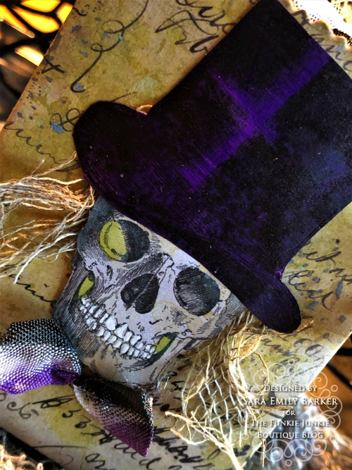 Tim Holtz Sizzix Halloween Treat Bags With Idea-ology for The Funkie Junkie Boutique Blog by Sara Emily Barker 18 Sara Emily Barker https://sarascloset1.blogspot.com/2019/09/halloween-treat-bags-for-funkie-junkie.html Tim Holtz Halloween Treat Bags 18