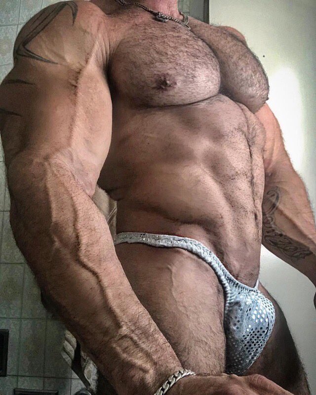 Bodybuilder bulges in different sizes and shapes (part 1) .