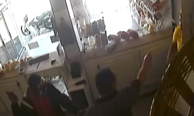 Armado com faca, homem assalta panificadora e foge de bicicleta em Jacobina