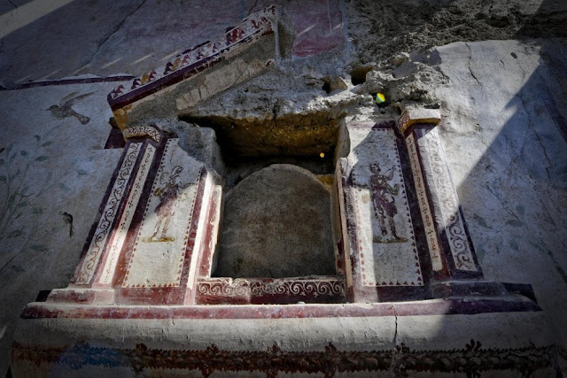 'Enchanted garden' discovered in Pompeii