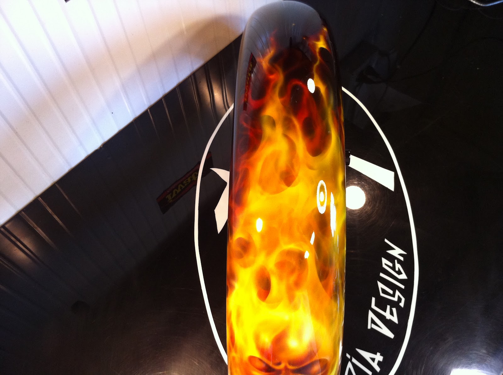 ADESIVO HARLEY-DAVIDSON BAR + Shield Fiamme 20x6 Cm