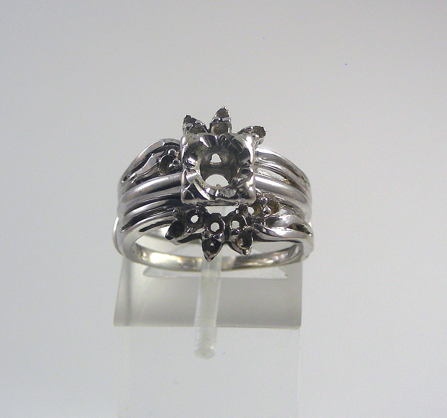 Loriece MAKING NEW JEWELRY FROM OLD JEWELRY