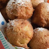 http://www.bakingsecrets.lt/2014/12/obuoliu-spurgutes-apple-fritters.html