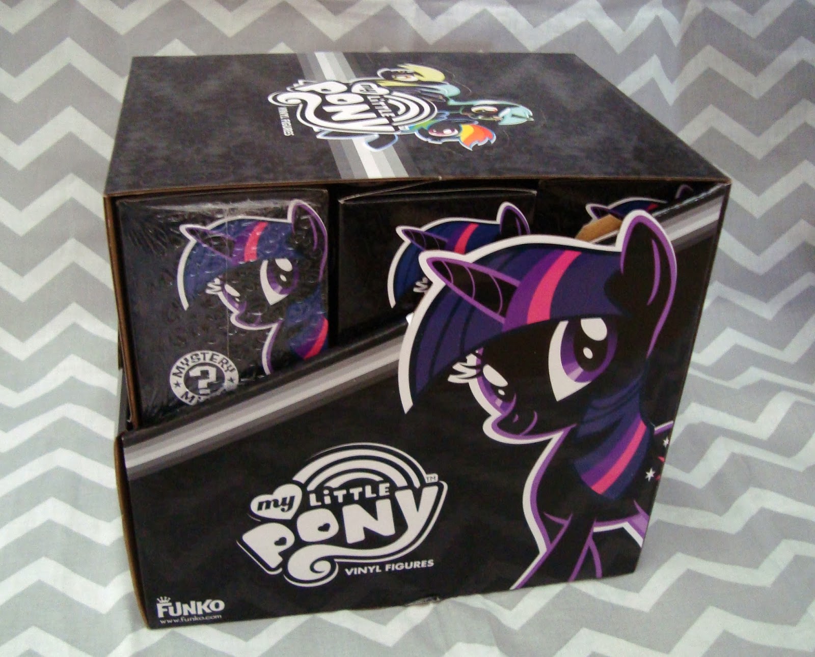 Литл пони бокс. Mystery Box my little Pony. Funko Mystery Minis my little Pony. Пони игрушки в коробке. My little Pony в коробке.