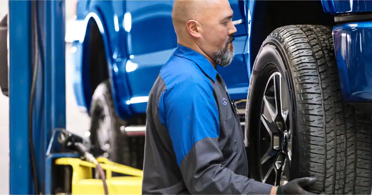Mike Naughton Ford Service Your Vehicle With the Ford Experts at Mike