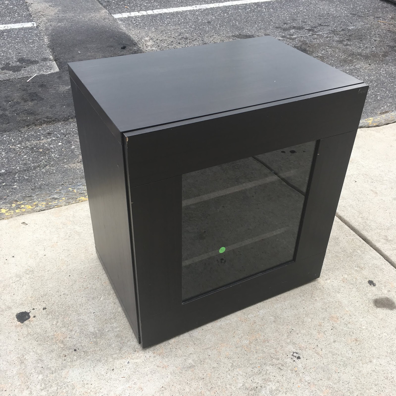 Uhuru Furniture & Collectibles Small Black 1 Door with Shelves