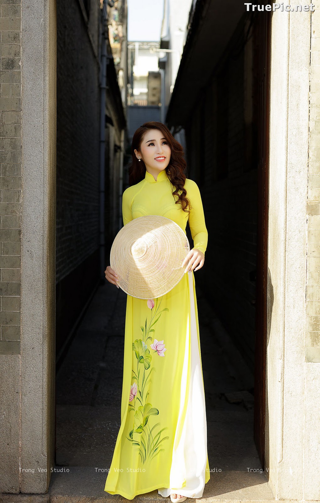 Image The Beauty of Vietnamese Girls with Traditional Dress (Ao Dai) #4 - TruePic.net - Picture-7