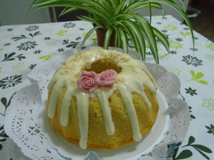 Bundt cake de naranja y almendras