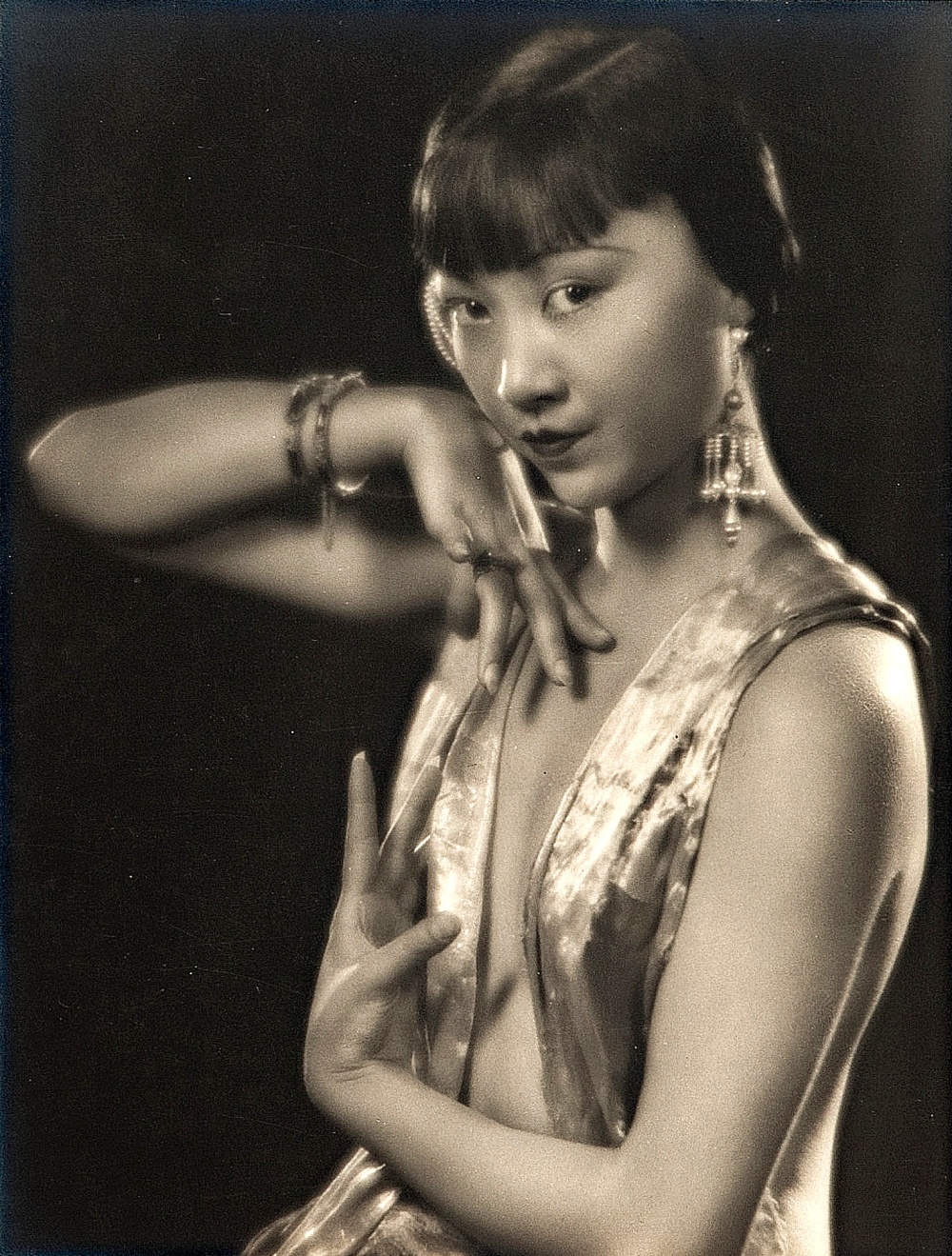 An ANNA MAY WONG Extravaganza! 