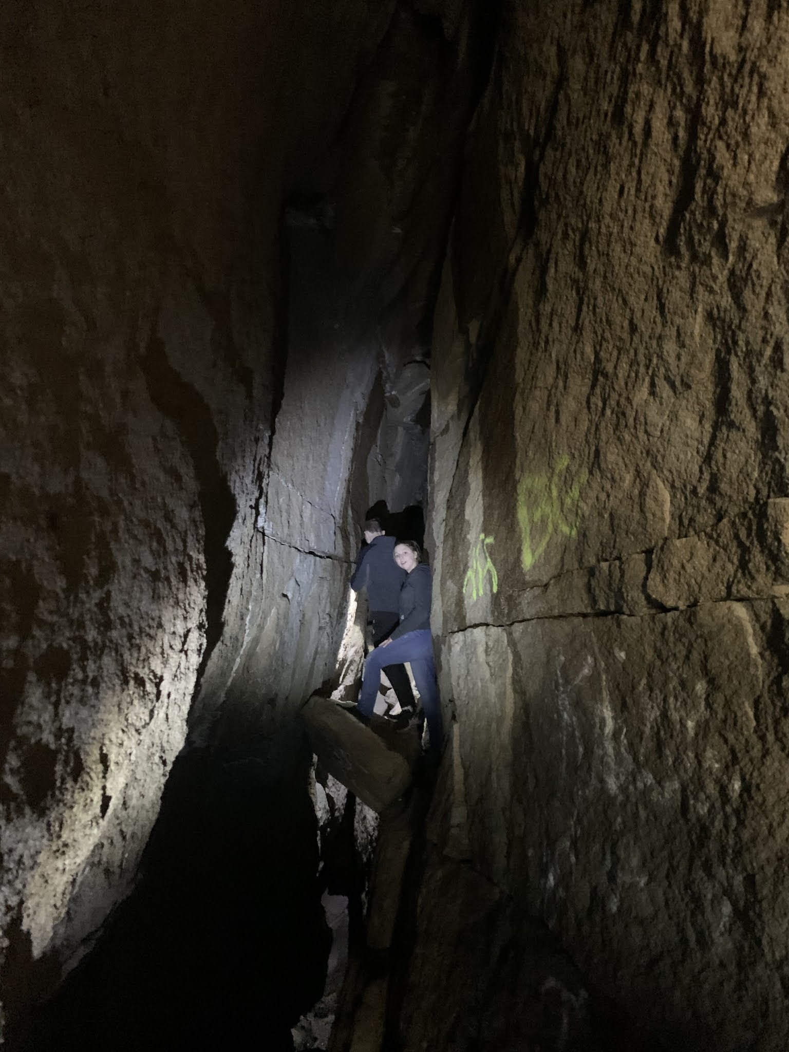 Rondinones' Adventures: Devil's Den Cave - Ashland, NH