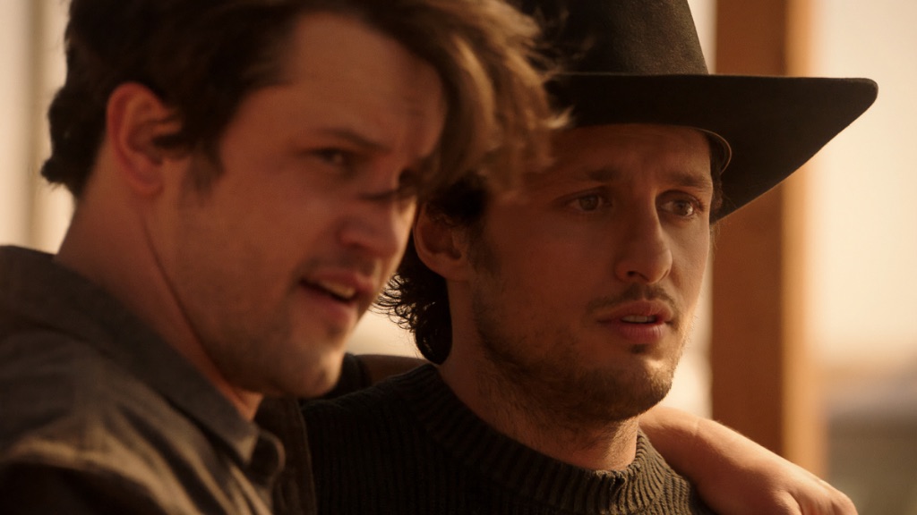 ROSWELL, NEW MEXICO Season 3 Trailer, Clip, Featurette, Images and