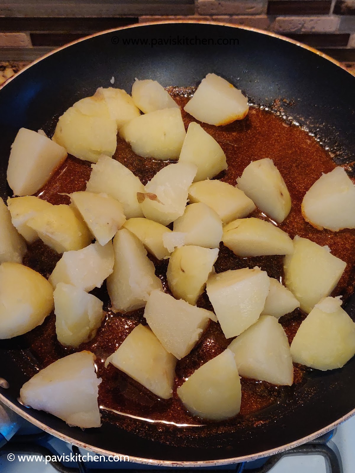 South Indian Urulai kizhangu Roast Recipe | South Indian Spicy Potato Roast Recipe | Batata Roast