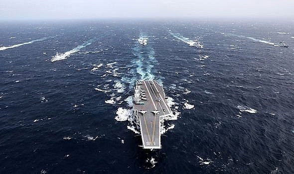 35 tàu Trung Quốc hộ tống Hải Dương 8  trên Biển Đông?