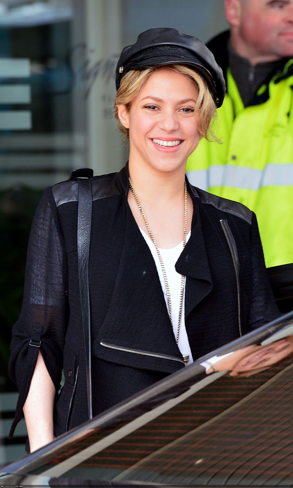 Shakira La Quiero A Morir: Shakira llegando al Hotel de Paris - Hoy 27
