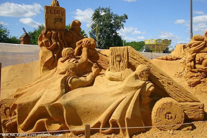 sensual picture “The Great Roman Empire” sand sculptures