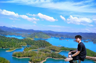 Paket tour raja ampat wisata raja ampat ,paket wisata raja ampat ,wisata raja ampat yang mendunia ,wonderful indonesia , makanan khas raja ampat , wisata raja ampat bawah laut ,wisata raja ampat dari surabaya , paket wisata di raja ampat , wisata ke raja ampat murah,objek wisata raja ampat ,