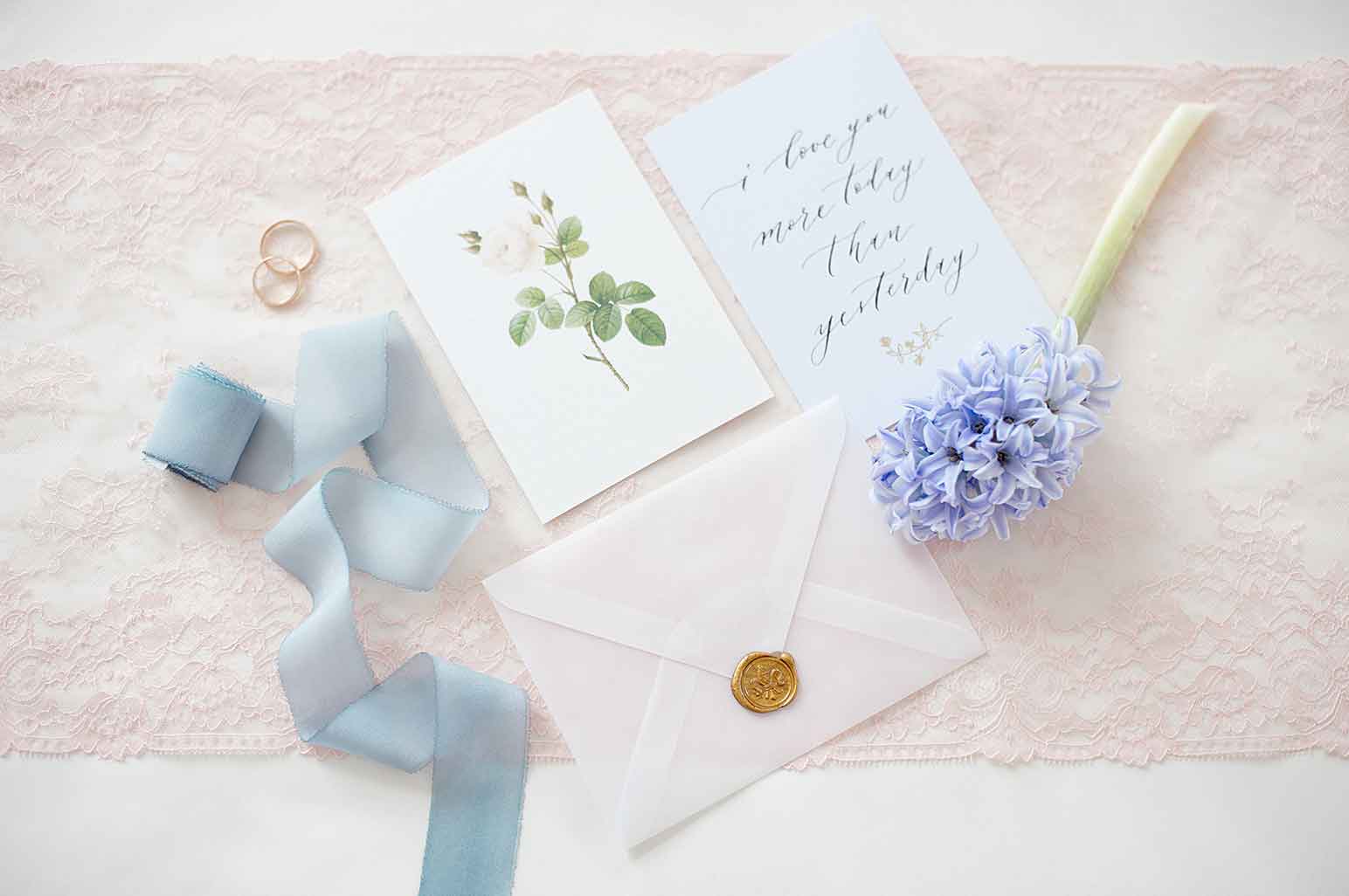 Simple Ways to Make Your Wedding Invitations Stand Out