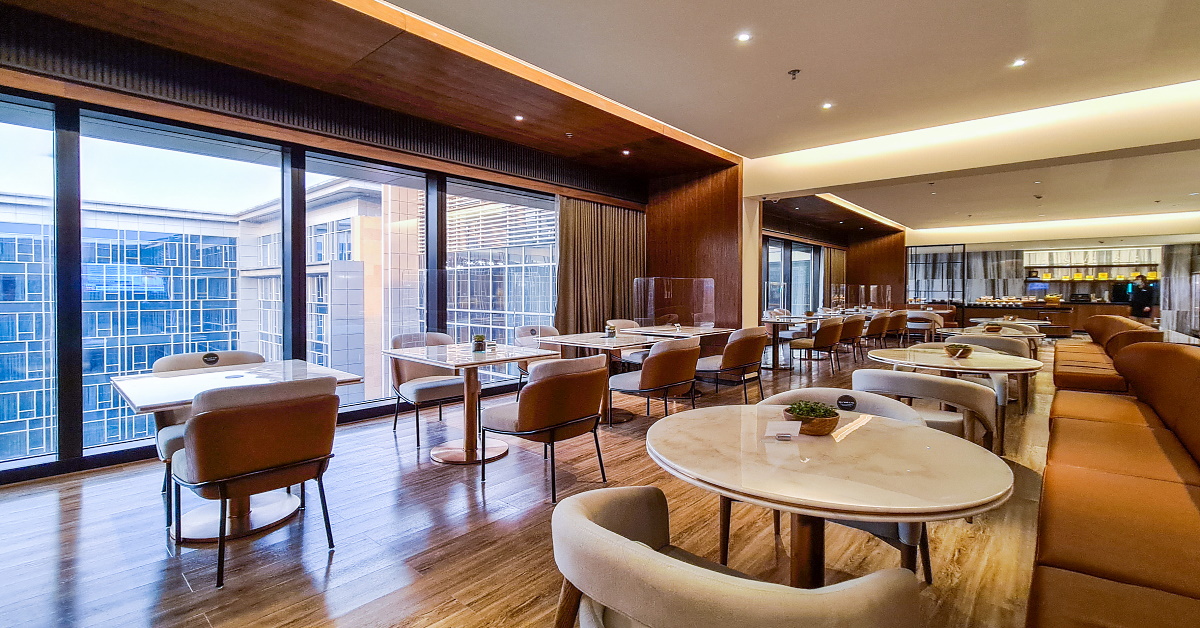 Sheraton Club Lounge at Sheraton Manila Hotel