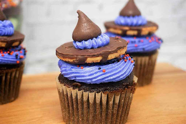 Hocus Pocus Witch Hat Cupcakes