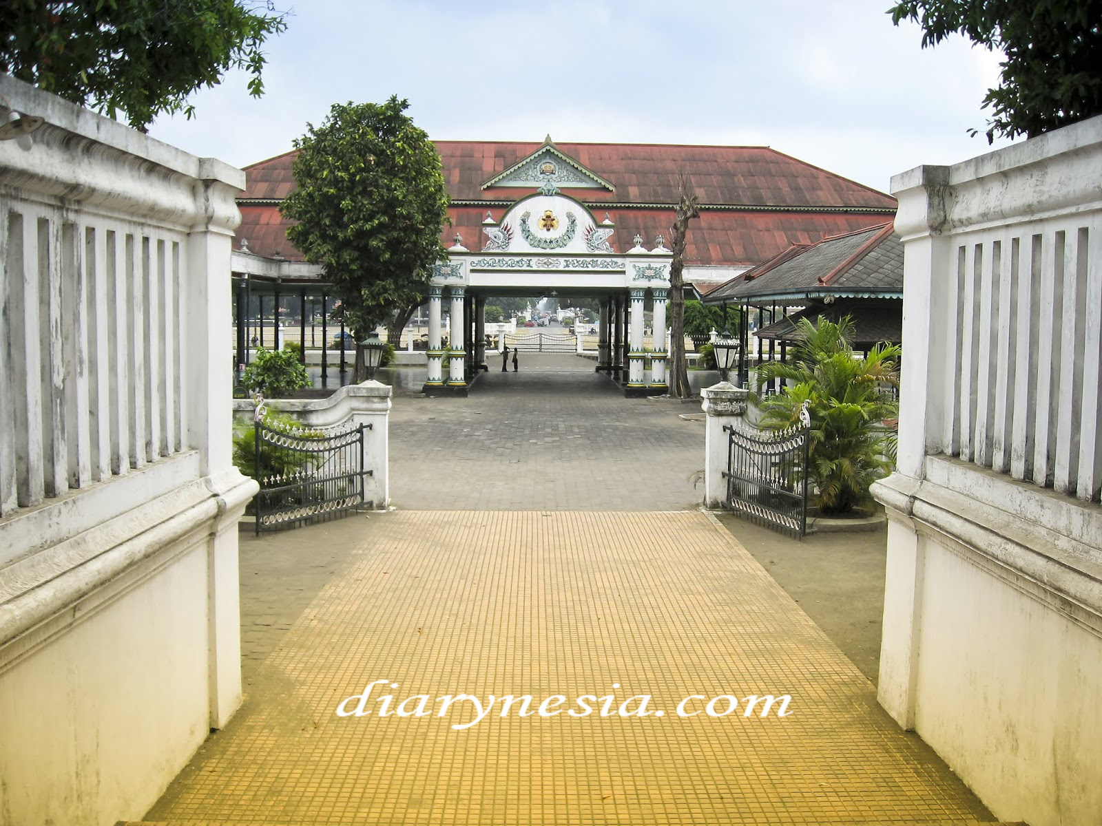 historical places in yogyakarta, things to do in yogyakarta region, Keraton Ngayogyakarta or Yogyakarta Palace tourist destination, diarynesia