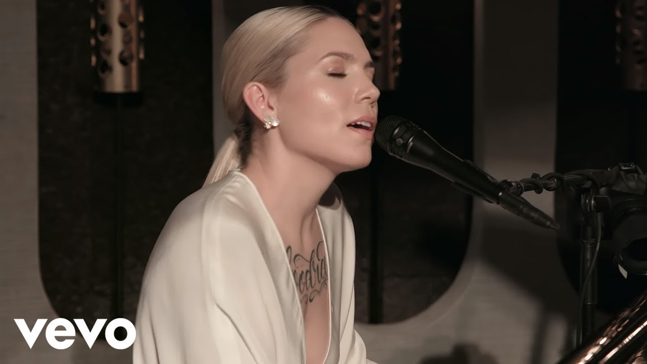 Skylar Grey Love The Way You Lie Lirik dan Terjemahan