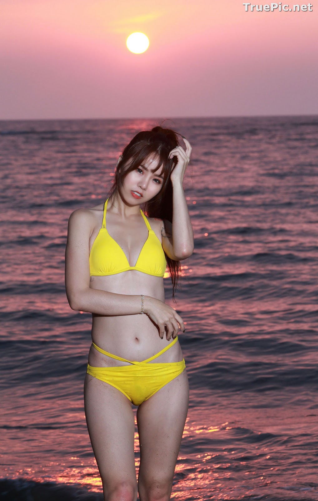 Image Taiwanese Beautiful Model - Debby Chiu - Yellow Sexy Bikini - TruePic.net - Picture-60