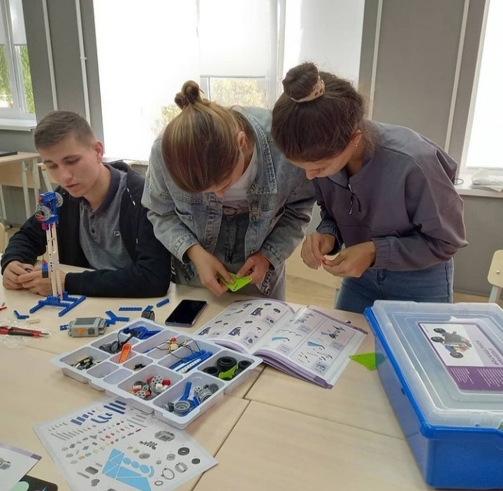 гагарин робототехника воронеж. робототехника для дошкольников. робототехника для детей. робототехника в школе. роботостроение для детей.