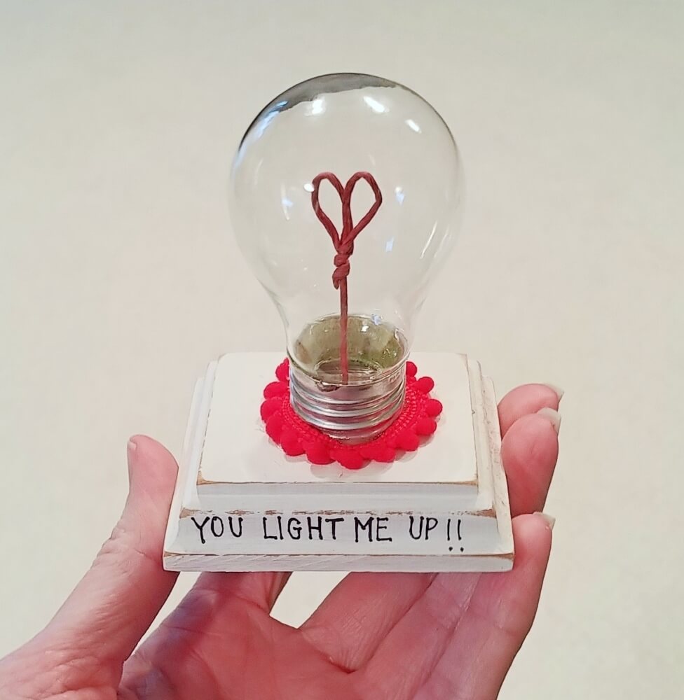 Upcycled Valentine Lightbulb