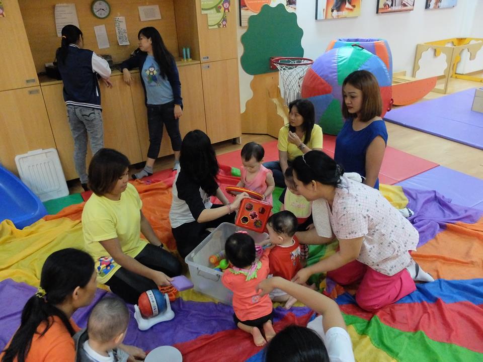 Toddling Around in a Gymboree Class Mommy Meowmeow!