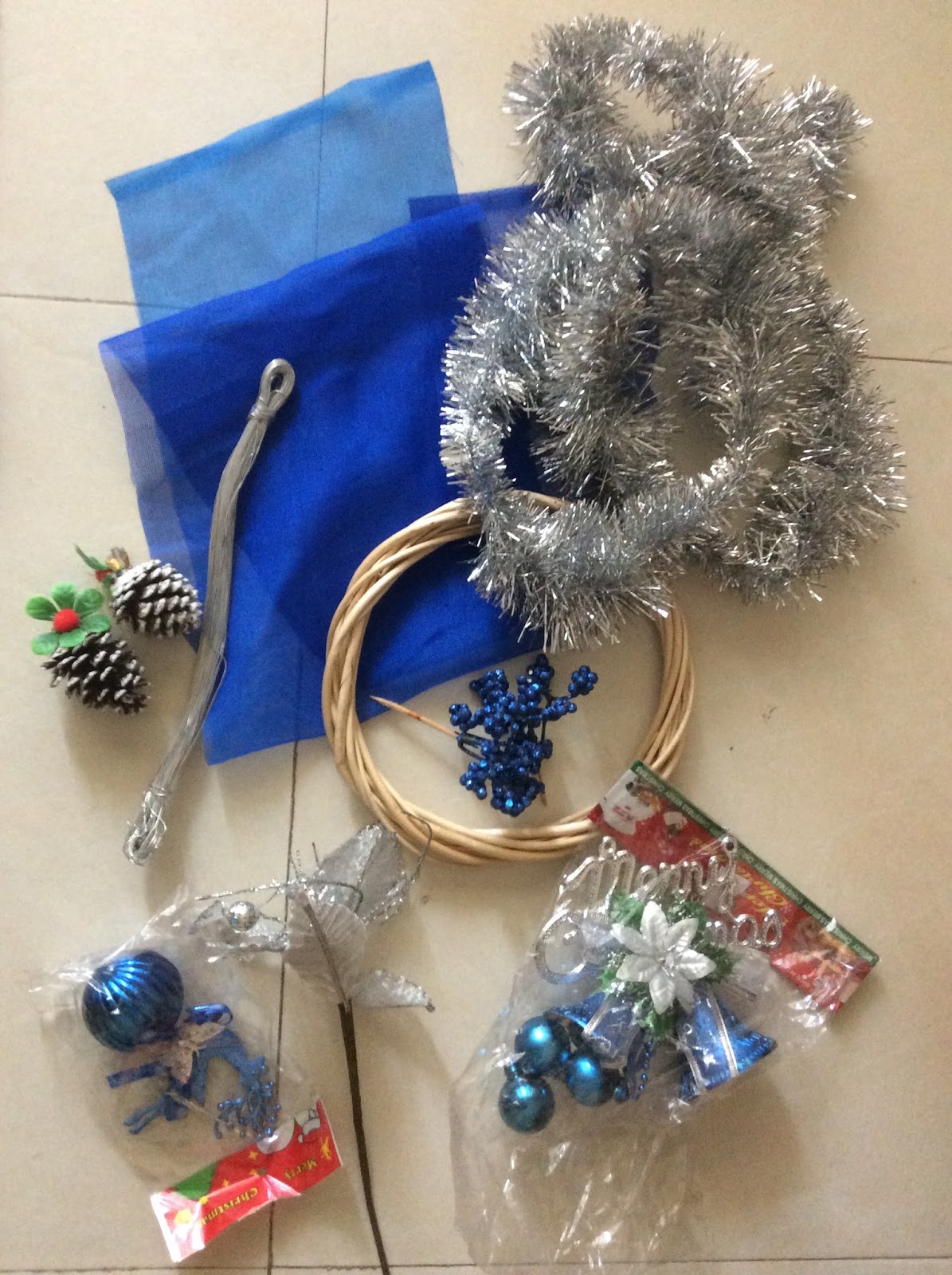 DIY Christmas wreath for door handle