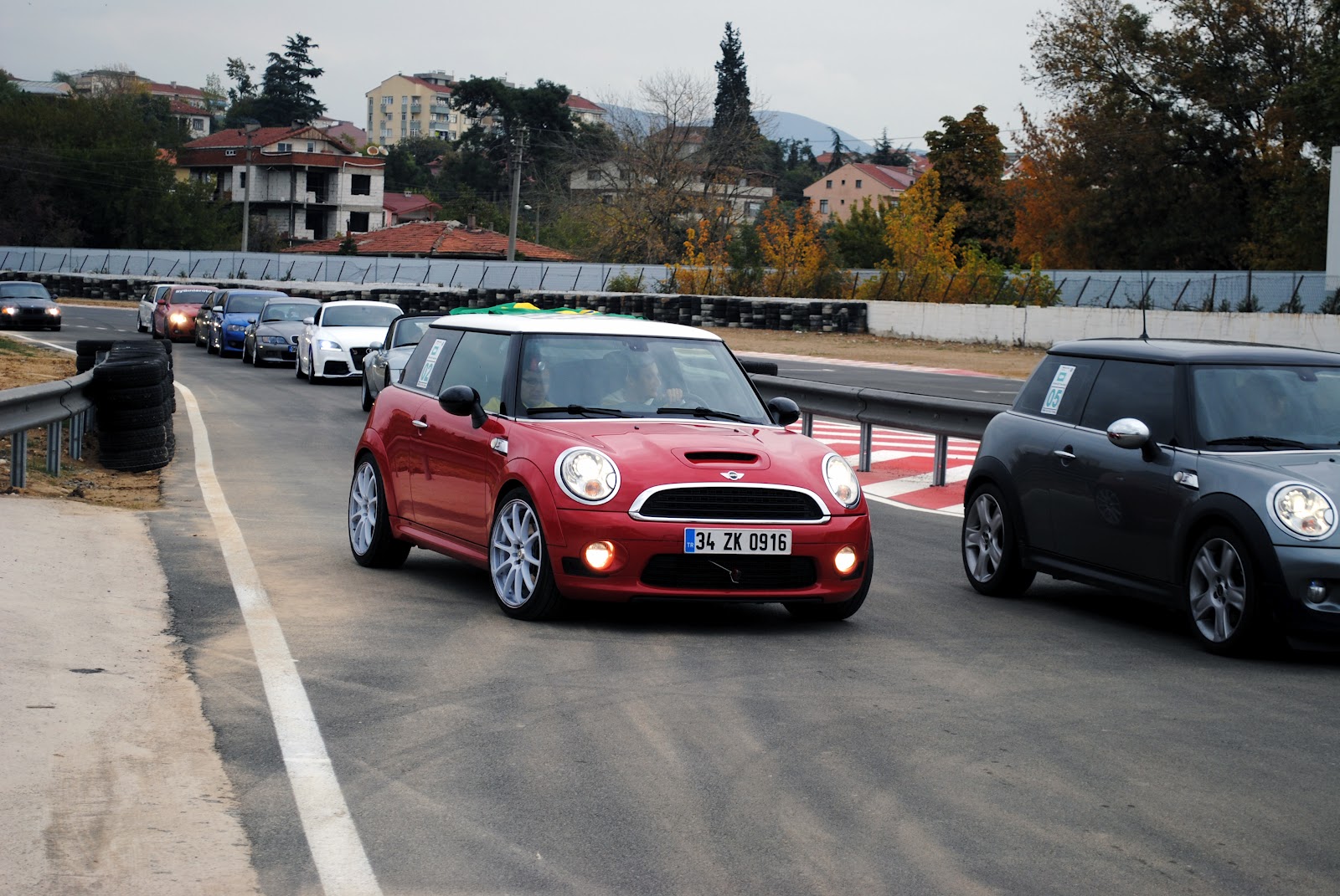 Мини купер s 2008 внутри. 6 бензин мнения. Mini clubman s r56. Mini cooper mk. Mini cooper 2008 года.