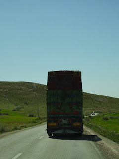 Camión en una carretera de Marruecos