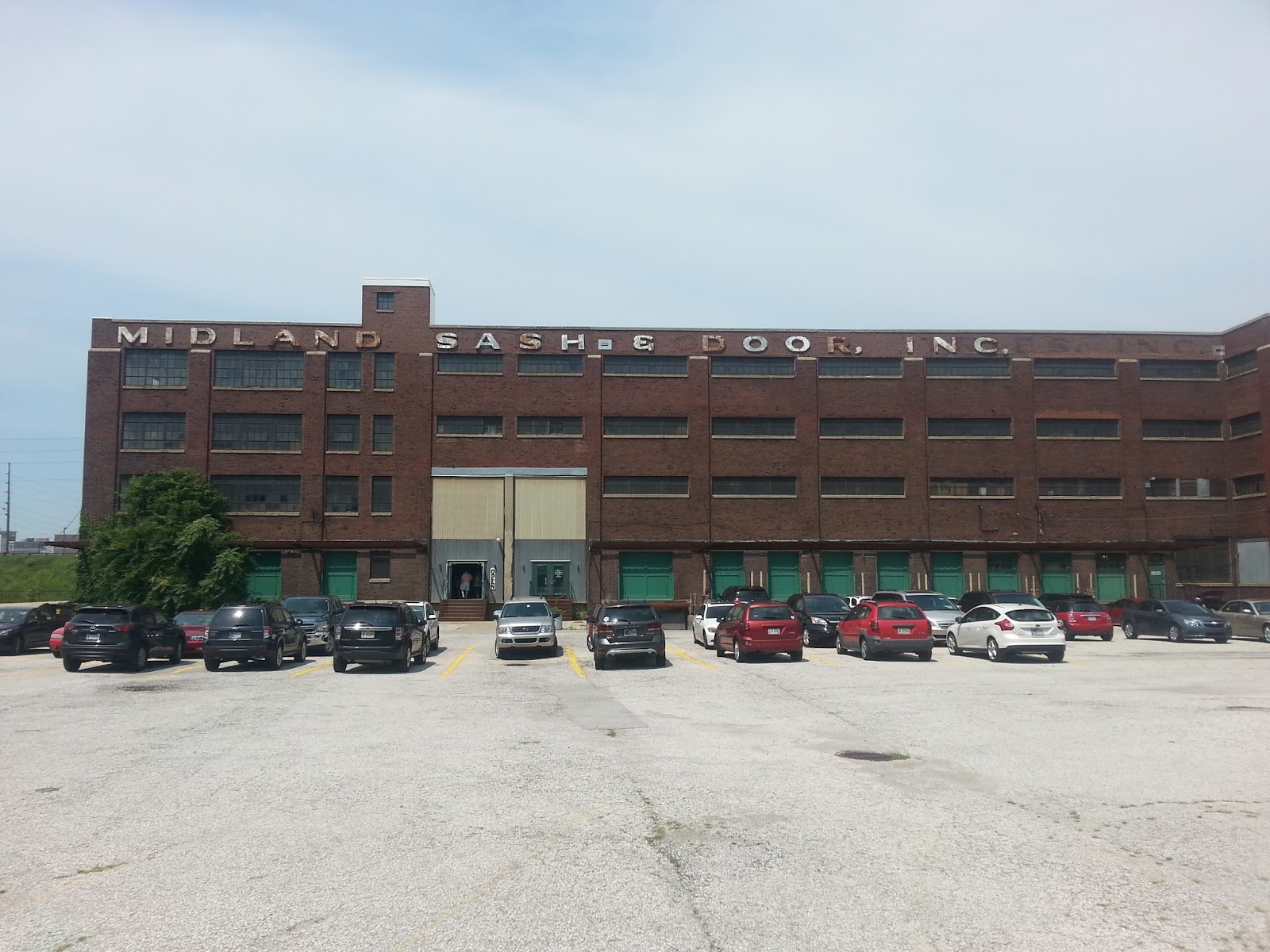 Antique Pottery and Glass Market Hunter Midland Arts & Antiques Market