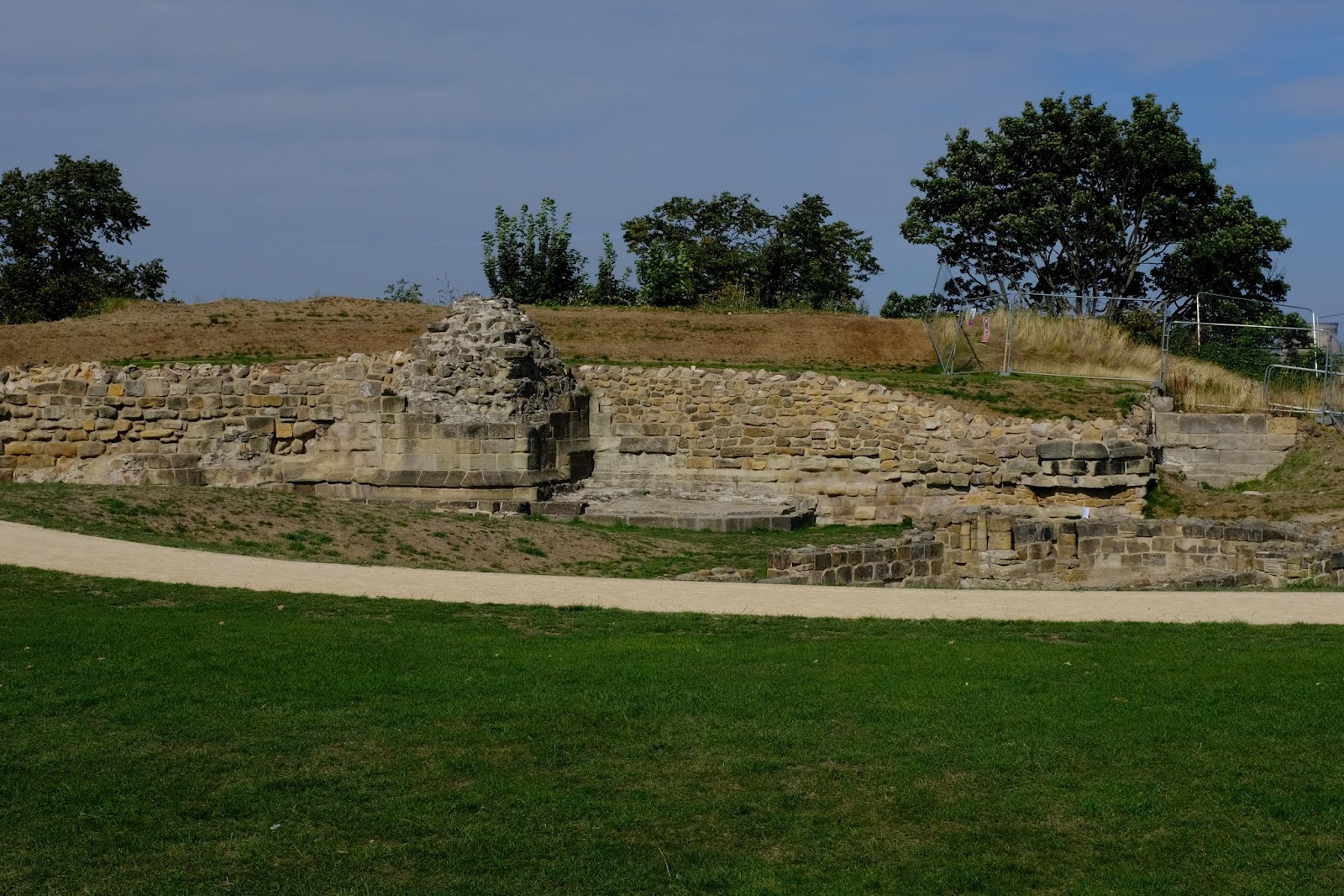 London Calling PONTEFRACT to visit Alan and Cath Mace.