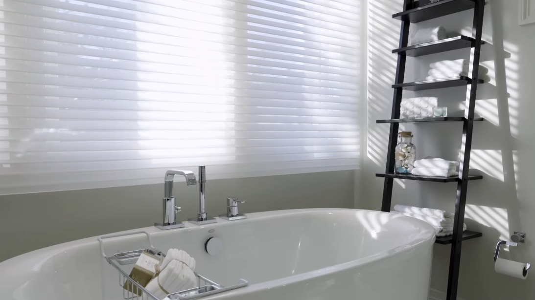23 Interior Design Photos vs. 950 N Clark St #L, Chicago Luxury Townhome Tour
