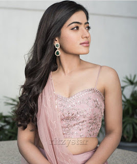 Rashmika Mandanna Sizzles at Geetha Govindam Audio Release
