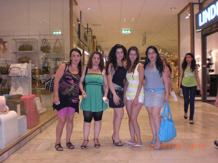 Amazing Picutures Collection Beautiful Dubai girls together at shopping mall