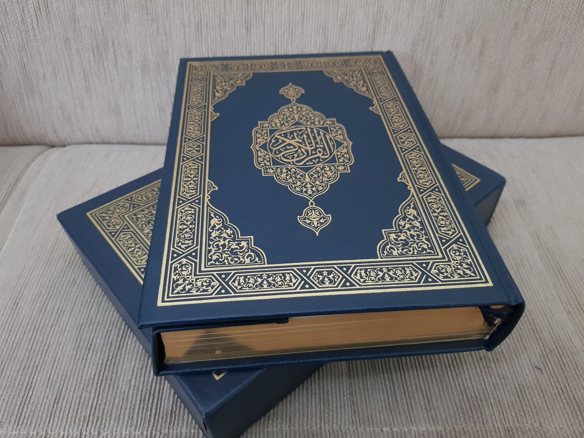 DALIL NAQLI DAN HUKUM BACAAN MIRAS, JUDI DAN PERTENGKARAN DALIL NAQLI DAN HUKUM BACAAN MIRAS, JUDI DAN PERTENGKARAN