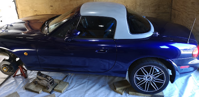 Mazda MX5 / Miata NB with hardtop fitted