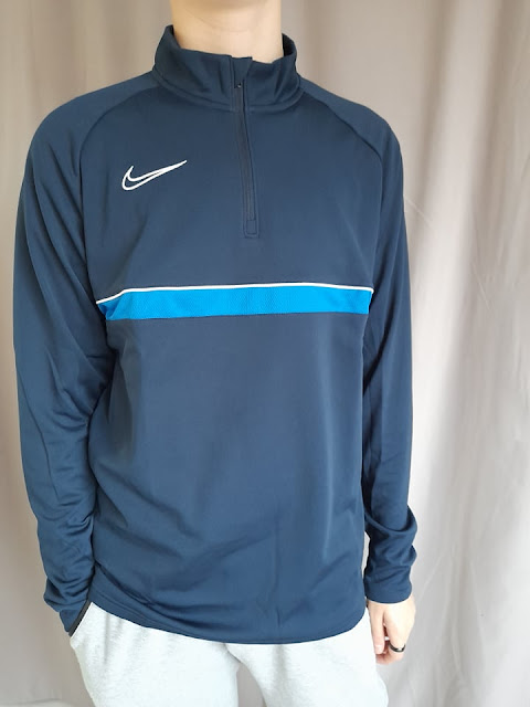 https://www.ekinsport.com/catalog_fr/haut-entrainement-nike-dri-fit-academy-21-pour-homme-cw6110?utm_source=social&utm_medium=hivency_campaign&utm_campaign=haut_academy_21