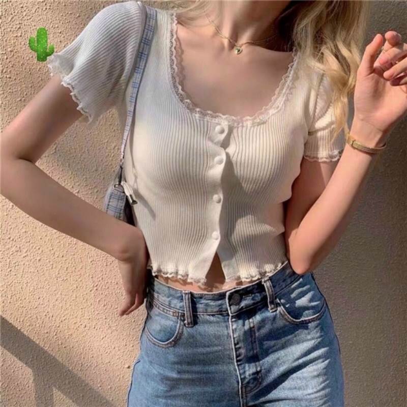 ÁO THUN NỮ CROPTOP PHỐI VIỀN REN ĐÍNH NÚT TAY LỠ