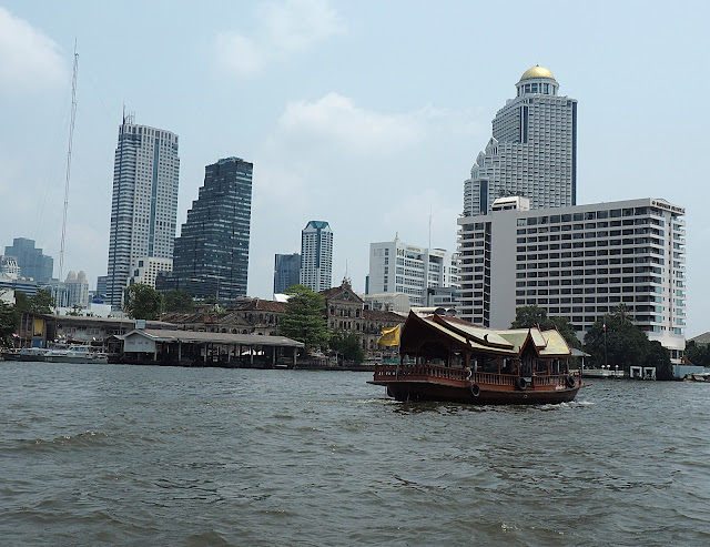 ,     (Bangkok, on the Chao Phraya river)