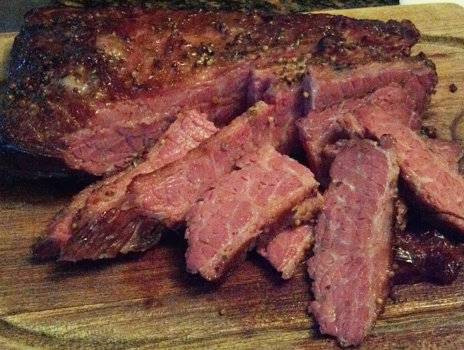 BarBQue "Akorn" steel kamado Kamado smoked corned beef