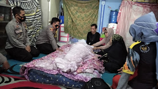Anggotanya Meninggal, Kapolres Pelabuhan Makassar Melayat ke Rumah Duka 
