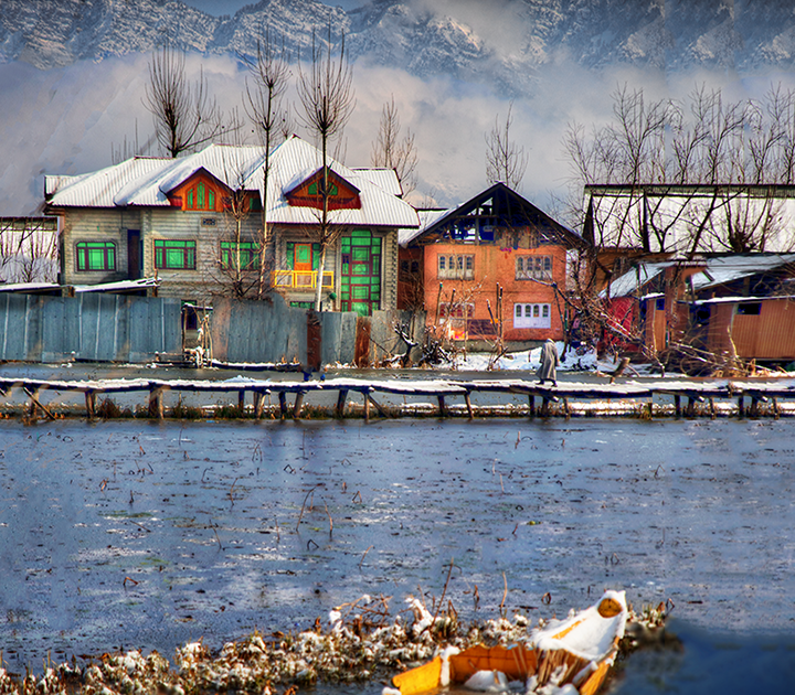 Morning at Dal Lake
