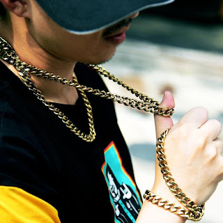 iced out choker chain