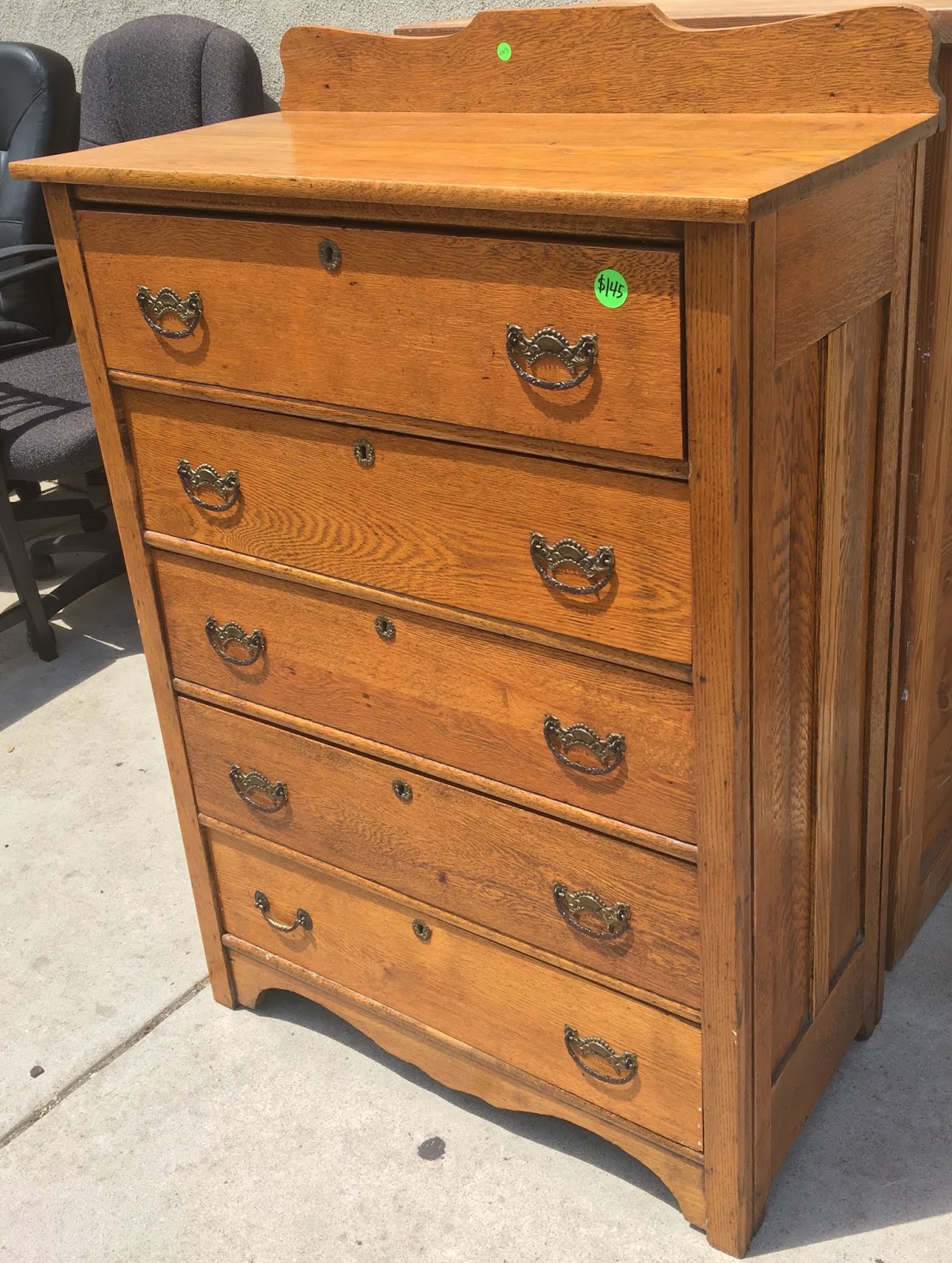 Uhuru Furniture & Collectibles Antique Oak 5 Drawer Chest 145 SOLD