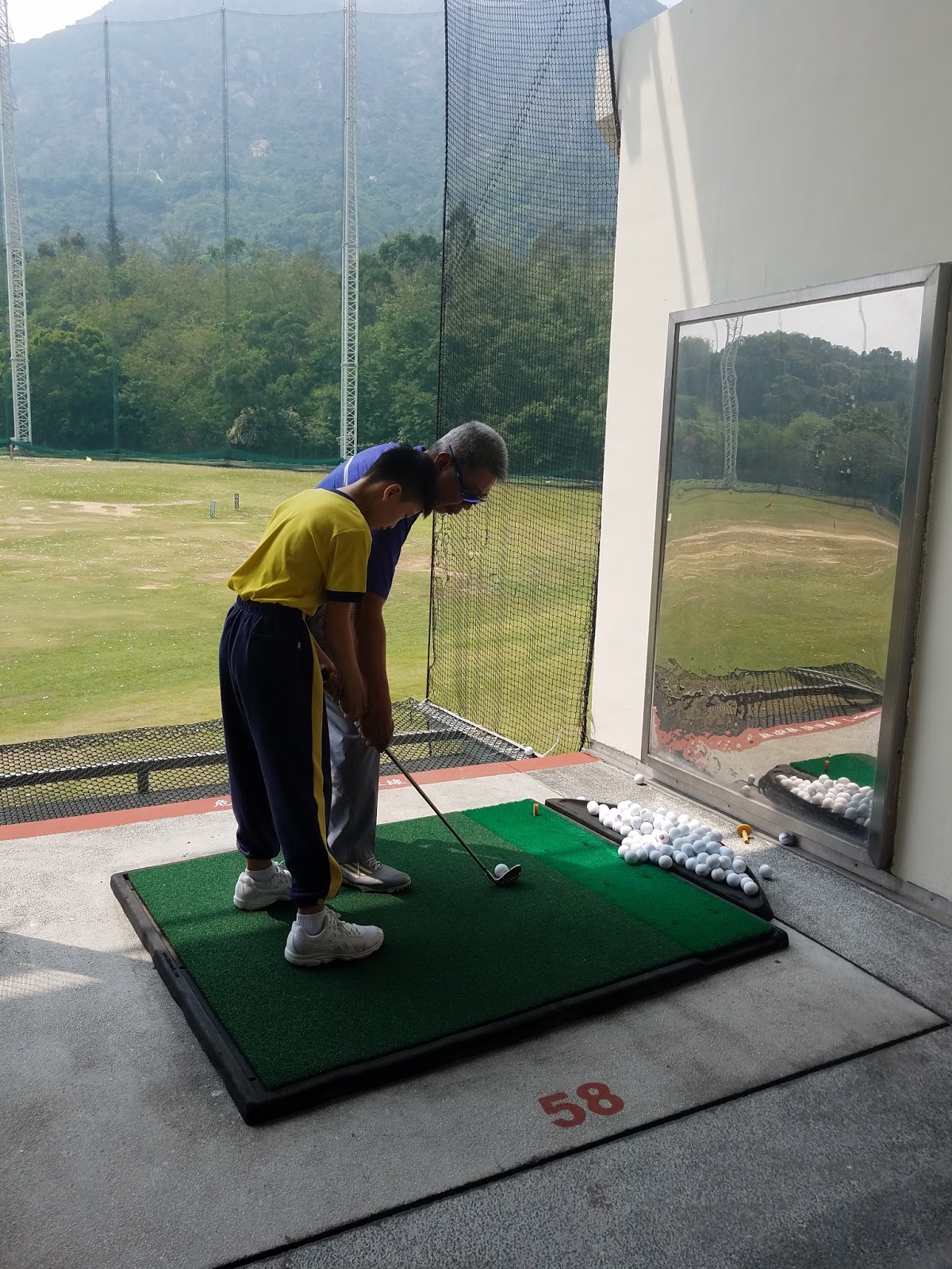 to 6B Extraordinary PE lesson golf