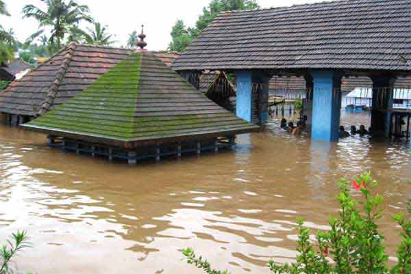 Thanikkudam Bhagavathi Temple Festival Natural Arattu With River